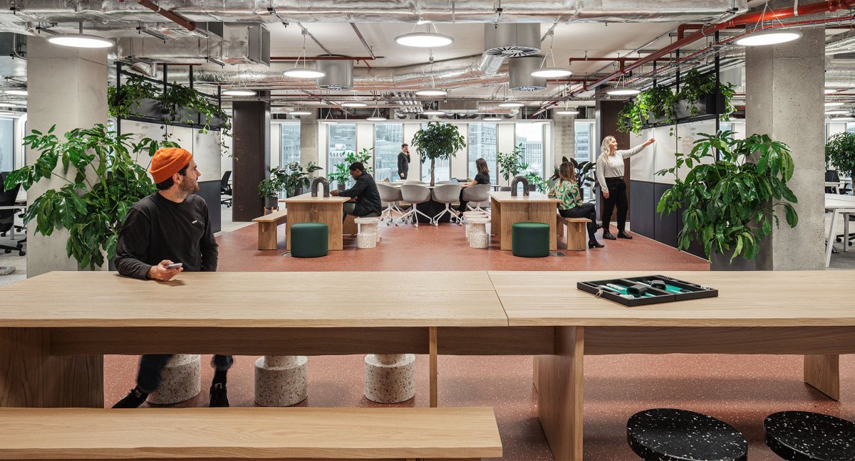 mmoserassociate's tweet image. Creating meaningful connections between people and space – discover how we combined hospitality-led experiences for @knotel in London: hubs.la/Q02jrmk_0
#Workplace #FlexibleDesign