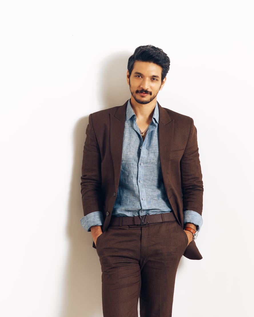 ThamizhPadam's tweet photo. @Gautham_Karthik setting the style bar high in his latest photoshoot😎. 

#11YearsofKadal #11YearsOfGauthamKarthik
@Gopi_Thiraviyam @pro_barani https://t.co/oNWxuz4qks