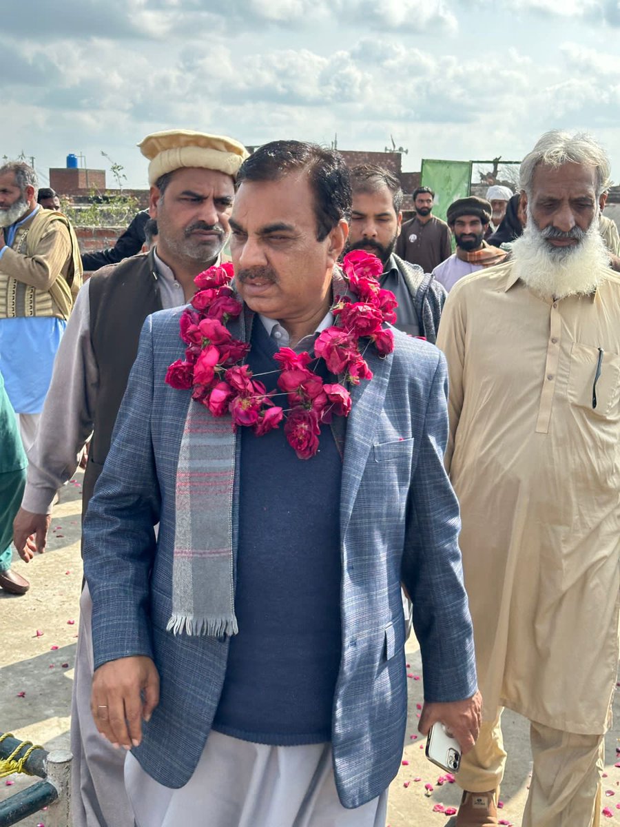 ChIhsanVirk79's tweet photo. چکیاں خرد سے چوہدری نواز مہر ، چوہدری عظمت علی مہر ، چوہدری عثمان علی مہر ، چوہدری شفاقت علی مہر نے دوستوں ساتھیوں سمیت چوہدری احسان اللہ ورک ، چوہدری رضوان ظفر چیمہ کی بھرپور حمایت کا اعلان کر دیا ہے ، الحمدللّٰہ 
✌🏽
#NA79 #PP66 https://t.co/OF4asTO5lY