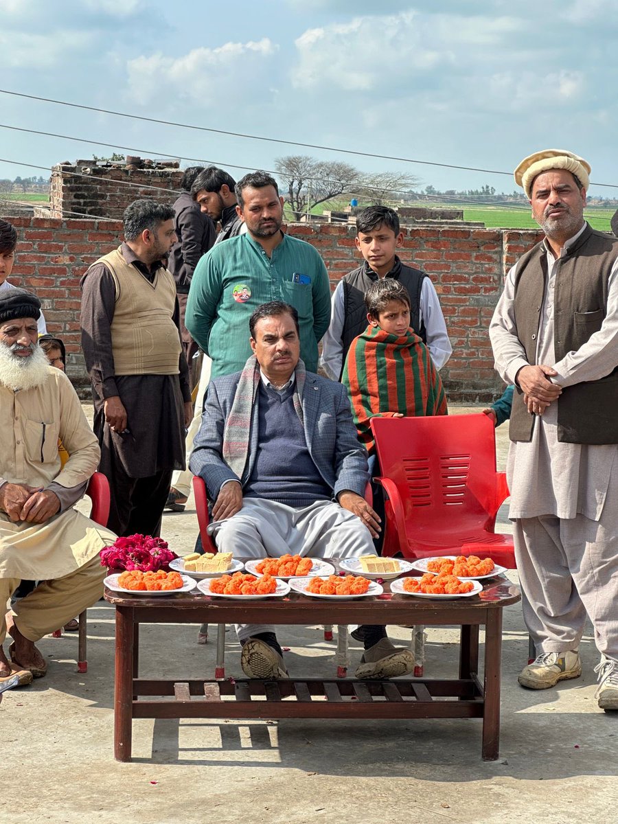 ChIhsanVirk79's tweet photo. چکیاں خرد سے چوہدری نواز مہر ، چوہدری عظمت علی مہر ، چوہدری عثمان علی مہر ، چوہدری شفاقت علی مہر نے دوستوں ساتھیوں سمیت چوہدری احسان اللہ ورک ، چوہدری رضوان ظفر چیمہ کی بھرپور حمایت کا اعلان کر دیا ہے ، الحمدللّٰہ 
✌🏽
#NA79 #PP66 https://t.co/OF4asTO5lY