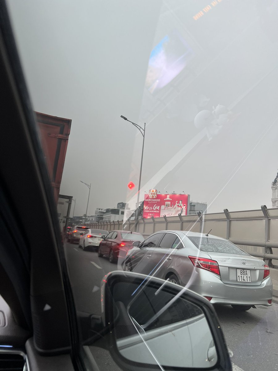 149Anneee's tweet photo. Nội thành ngày giữa tuần tắc đường quá ae ơi. E tắc trên vành đai 2 40 phút rồi ạ .
Ngày tết cận kề ae đi đường cẩn thận nhé ạ🥹 tắc tí thì nó sẽ thông ae đừng nóng nảy 🤣
#TSAnne https://t.co/q9nqBQ1zyn