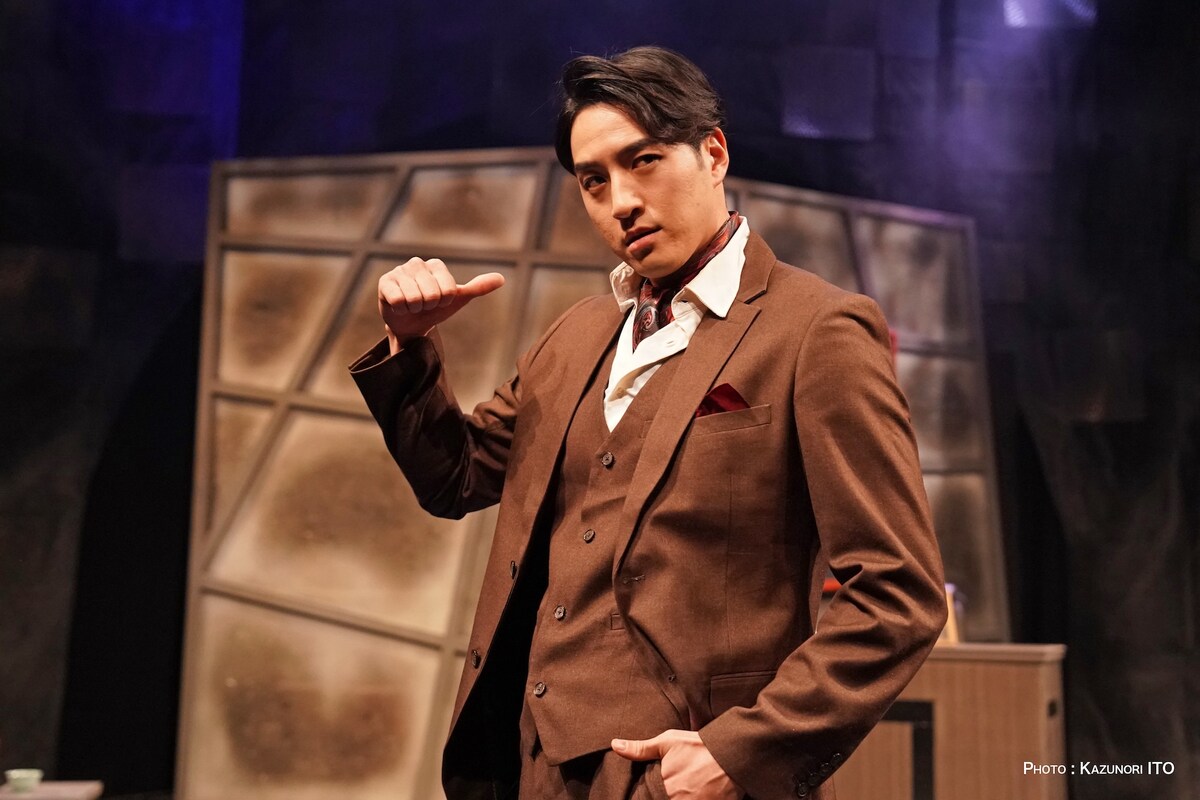 stage_natalie's tweet photo. 村瀬文宣ら出演、30-DELUX OSAKA「リプレイス2024」開幕（舞台写真あり）
https://t.co/4hLbfon0hT https://t.co/ZiOO1hzCAc