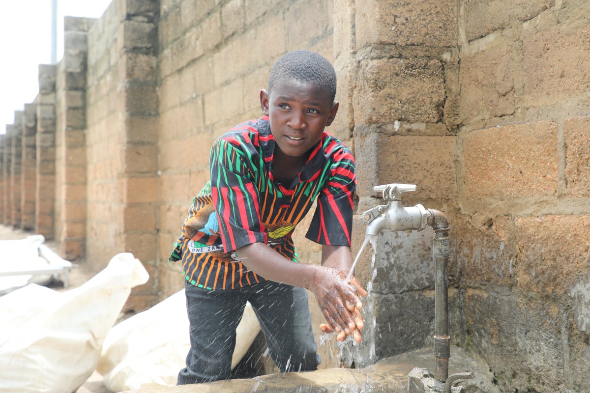 WHOZambia's tweet photo. π Stop the spread of #cholera. Protect the well-being of our families and communities. Wash your hands with clean and safe water regularly and seek early care.
#3CsForHealth
#CholeraPrevention
#CommunityStrength https://t.co/8vqsrRE9FT