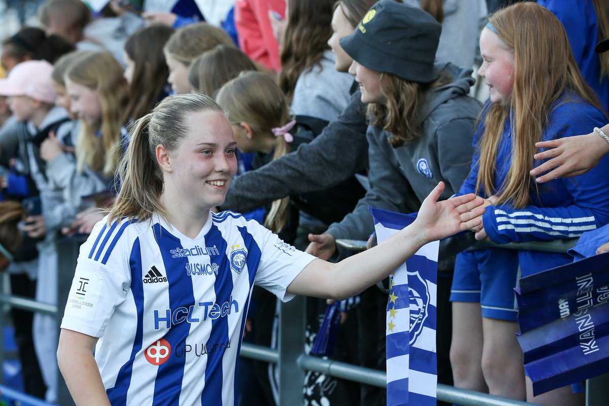 Lotta Lindström siirtyy pitkällä sopimuksella englantilaisen London City Lionessesin riveihin. Klubi saa siirrosta myös merkittävän siirtokorvauksen.

Onnea matkaan, Lotta 💙

👉 hjk.fi/artikkelit/nai…

#HJK
<a href="/HelmaritFI/">Helmarit</a> 
<a href="/KansallinenL/">Briotech Kansallinen Liiga</a>