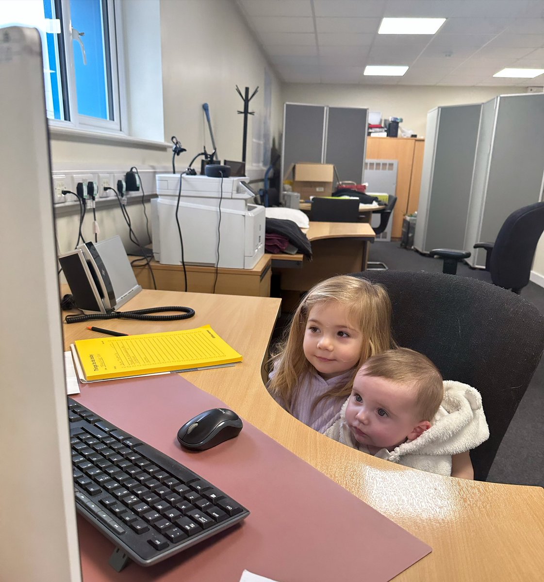 Say hi to our newest interns 👋 

#startthemyoung #eventbabies