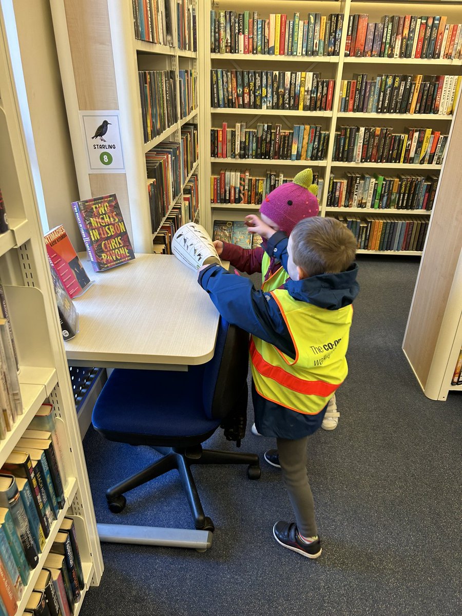 antonineps_nurs's tweet photo. Very engaged in a bird treasure hunt today at our local library! Children working together to find all the different birds! Lots of number recognition too! “10, a 1 and a 0” F #falkirklibraries https://t.co/3gdZ177Vzd