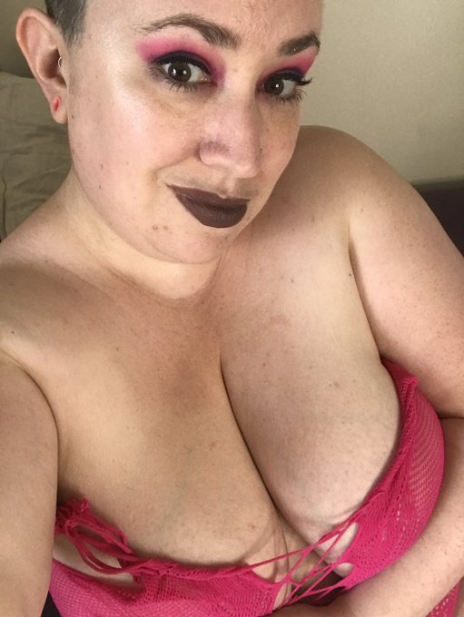 An EXTRA 25% means more angles of control. Order your February custom photo set and feel the rise in<a href="/tag/bowdown"class="tags"><span>#bowdown</span></a>