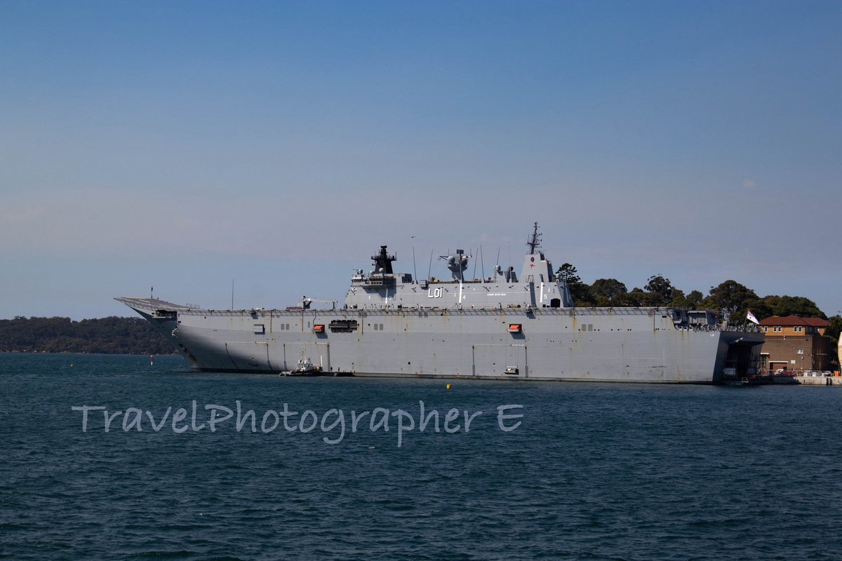 #シドニー🇦🇺の #ミセスマッコリーズポイント の公園からは、#オーストラリア海軍 の軍艦🚢がよく見えます✨
#オーストラリア #海軍 #イージス艦 #HMASKuttabul #HMASBrisbane #護衛艦 #シドニー湾 #港町 #軍港 #写真好き #艦船 #海 #海外旅行 #補給艦 #ブリスベン #NSW #揚陸艦