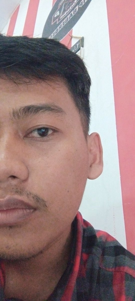 azzam_28's tweet photo. Umur segini,perut buncit,wjah kriput,uban bertebaran dimana2, jdikan ak mnusia yg lebih bs bersyukur,,, https://t.co/tG9teSTg4a
