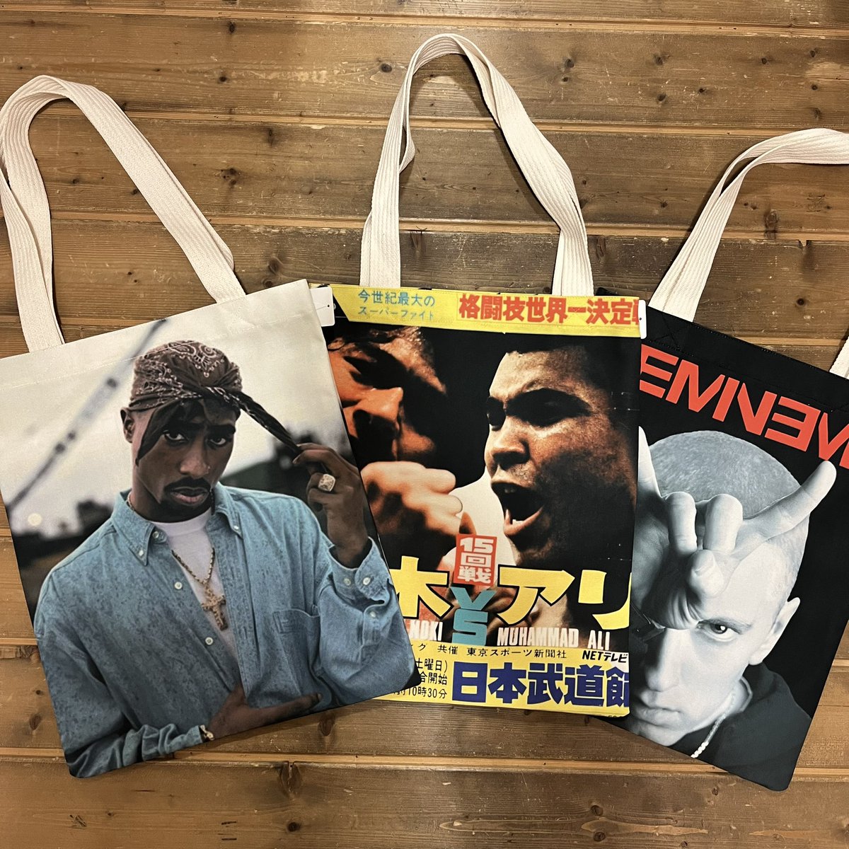 BLUE_KYOTO's tweet photo. 🚲こんばんハッ🔪

✔︎ｵｰﾊﾞｰﾌﾟﾘﾝﾄﾄｰﾄﾊﾞｯｸﾞ ¥2640[税込]

見てｪｪｪｪ！！
めちゃんこかわゆき新作、
トートバッグです👜💛

B4サイズ(257mm×364mm)が
余裕をもってすっぽり入るサイズ👌🏼

写真以外にもまだ他にたくさん種類ありますよっ

#映画 #ストレンジャーシングス https://t.co/5MlcF07D01