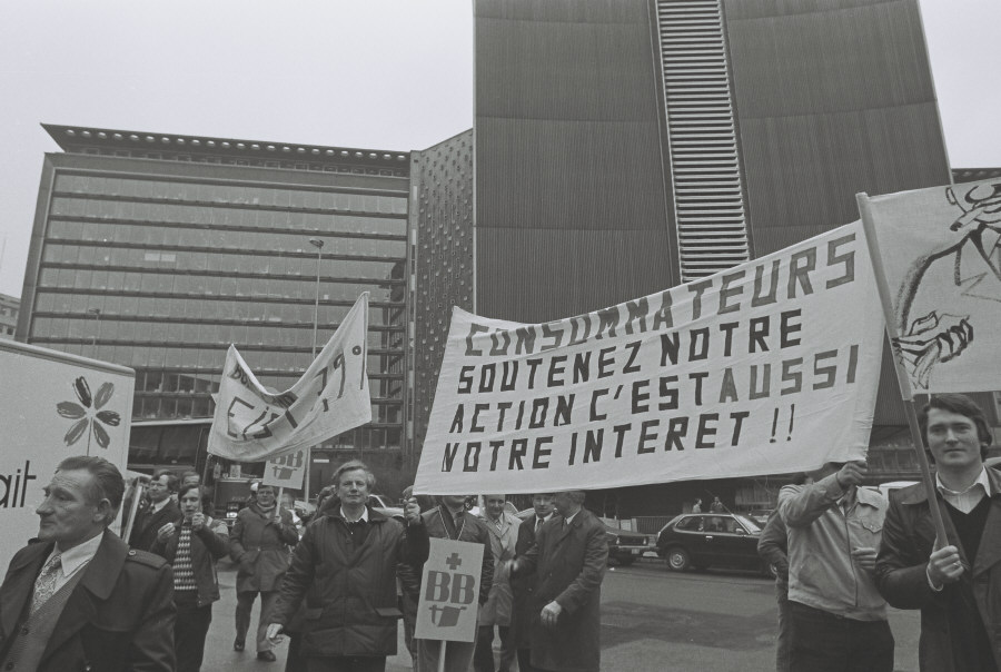 helloyellomeado's tweet photo. #FarmerProtests in Brussels throughout the decades 🚜 https://t.co/FqoF749eXx