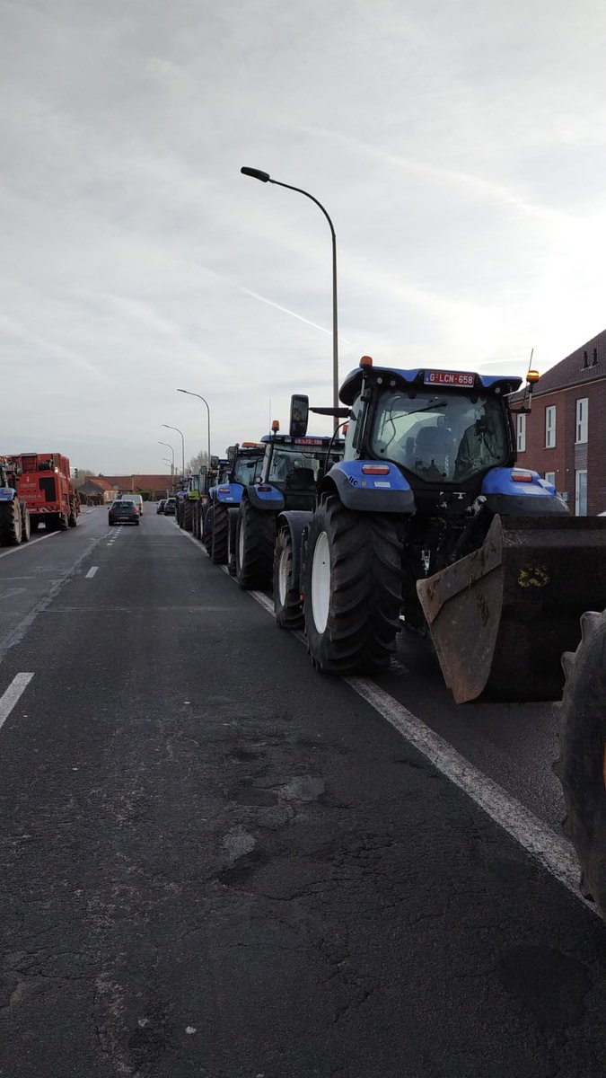 Police Comines tweet media