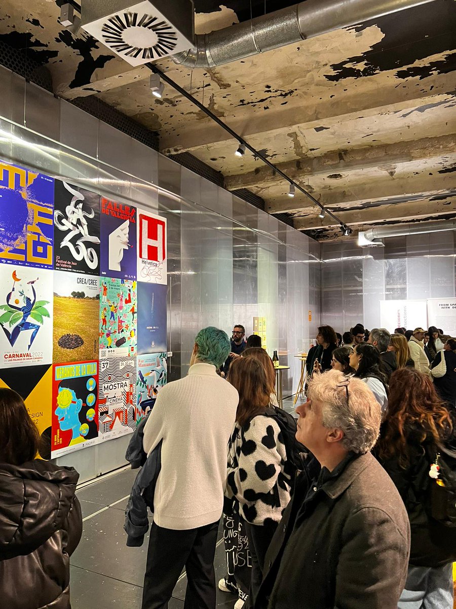 Foro_READ's tweet photo. Compartimos algunas fotos de la inauguración de la exposición #FSWD en @mataderomadrid. ¡Todo un éxito!😉Y te recordamos que puedes inscribirte en la primera actividad paralela que arranca con el taller “Mostrar retícula base” a cargo de @GraficasEnNegro: https://t.co/EUaYlrWEme https://t.co/d98aeAftvQ