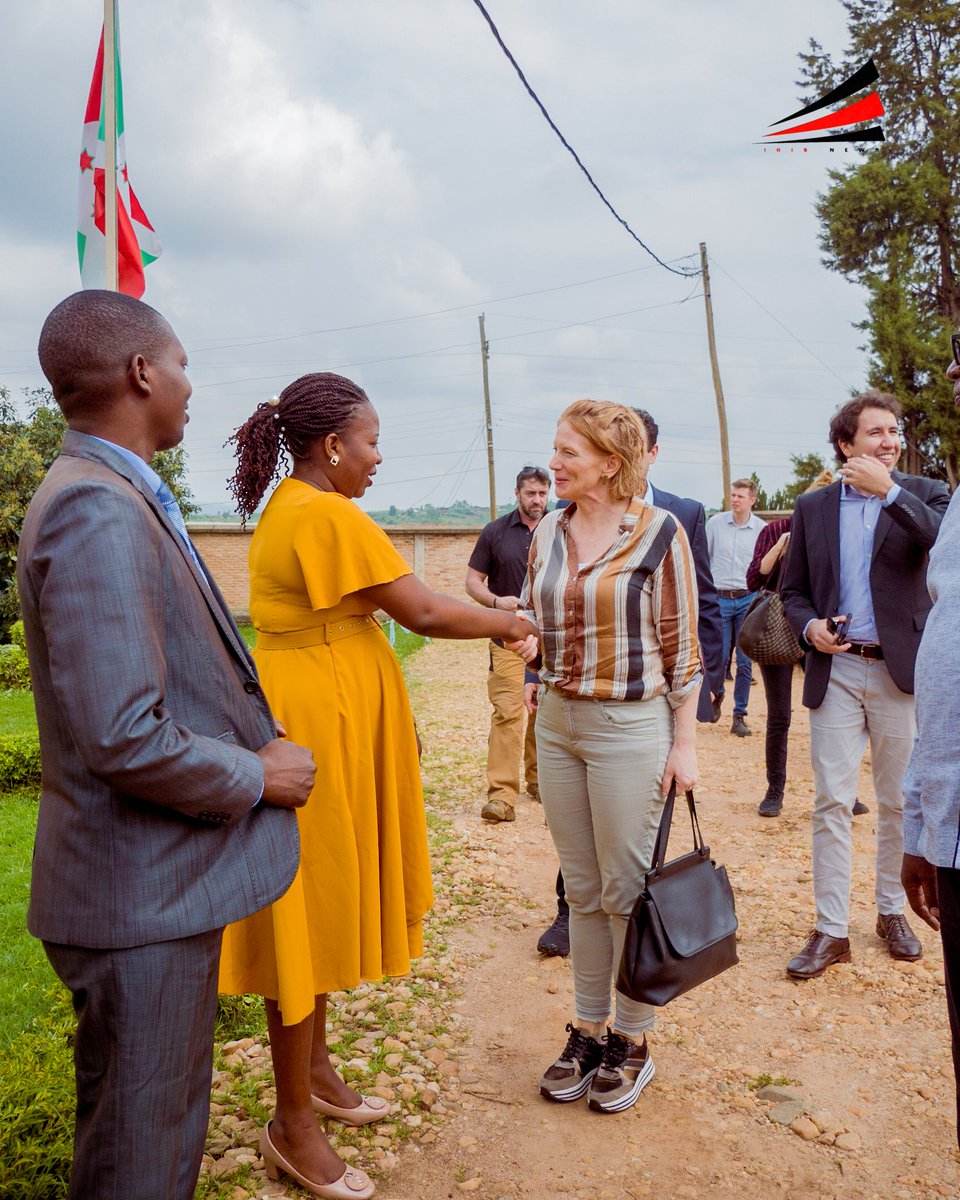 IrisNewsfr's tweet photo. 🔴 Coopération #Burundi - #Belgique | La Directrice Générale de la Coopération au Développement et de l'Aide Humanitaire, Heidy Rombouts - @BelgiumDGD -, visite le Burundi pour évaluer l'impact et la gestion des investissements belges dans le pays

📌 Escale numéro un : #Muramvya https://t.co/sxqizaUMvO