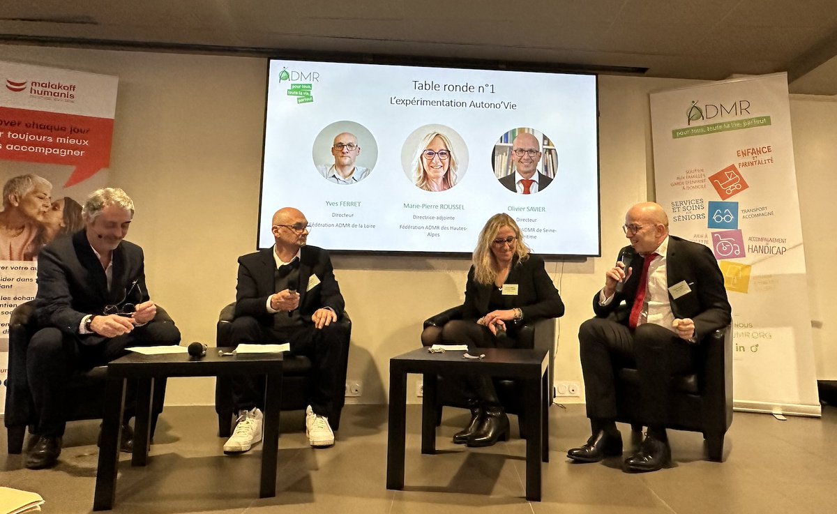 Nous débutons la première séquence de notre journée Autono'Vie, consacrée à l'expérimentation du dispositif. Nous sommes honorés d'accueillir Yves Ferret, Marie Pierre ROUSSEL, Olivier Savier en tant que participant à cette première table ronde. 👏