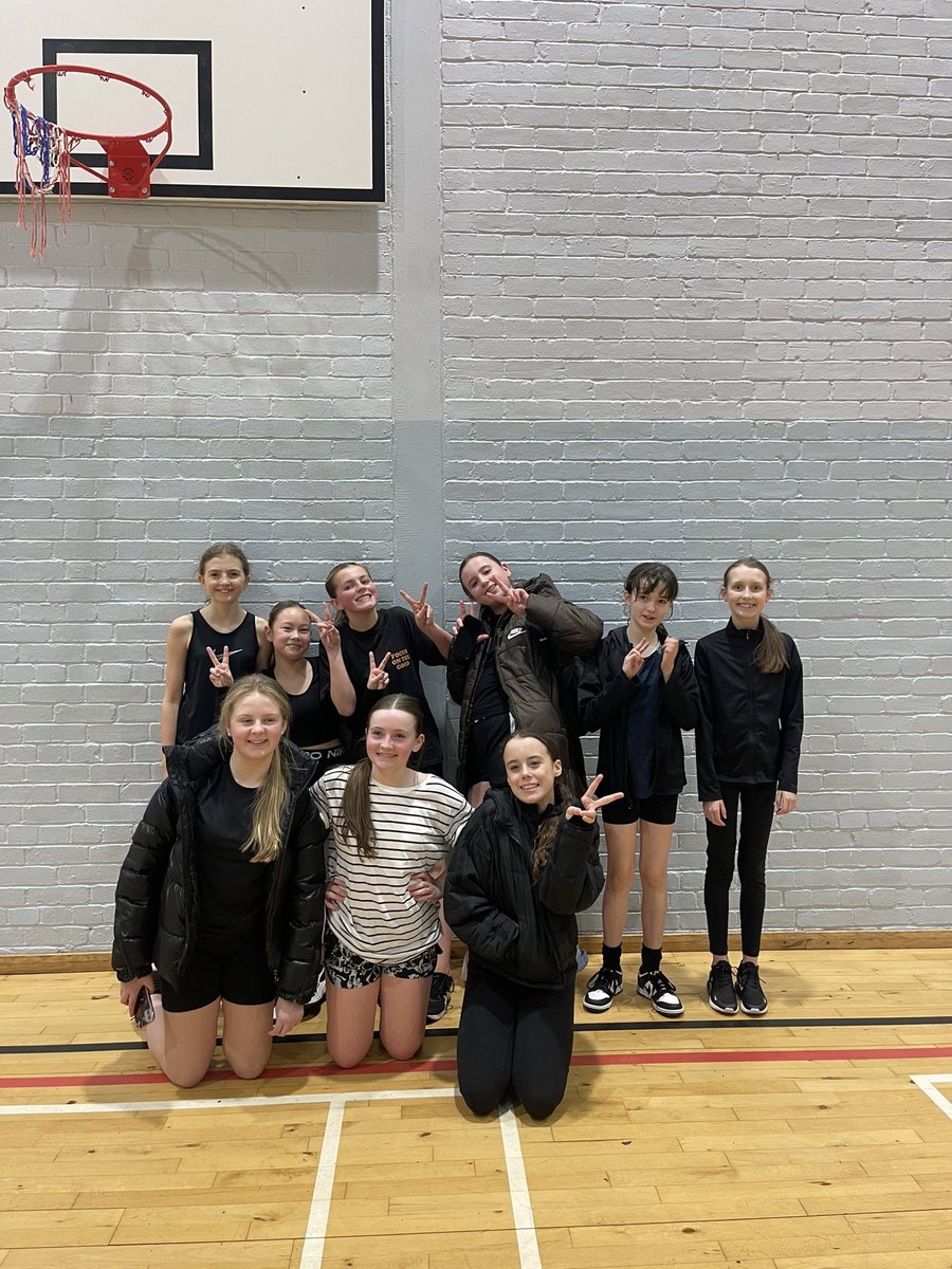 MissMullen22's tweet photo. Well done to Knightswood S1 netball team for winning both their games against Cleveden and Jordanhill! Great play from both sides. Well done to Chloe, Katie and Lucy for winning player of the match for both games!! 🏐🎉🤩💪🏼 @KnightswoodSec @pe_knightswood https://t.co/sJLrND7Po8