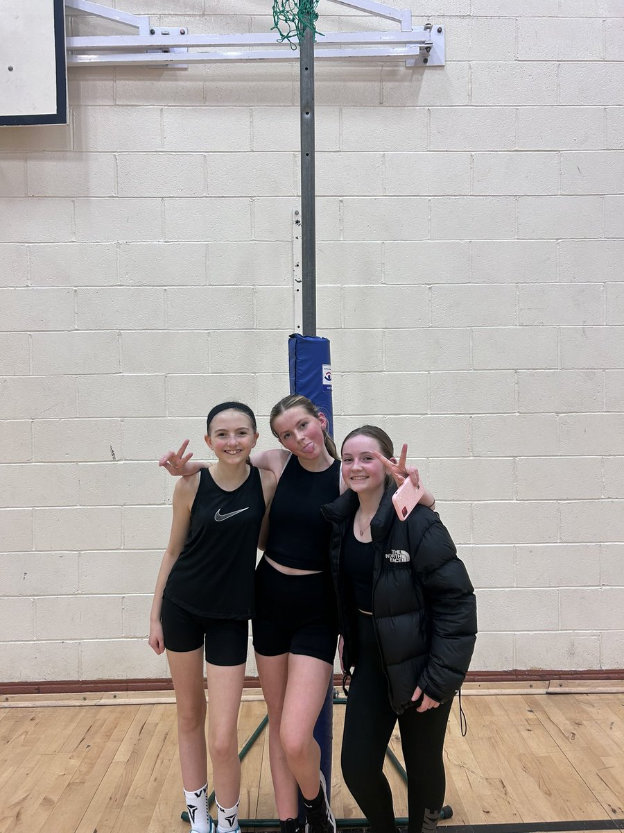 MissMullen22's tweet photo. Well done to Knightswood S1 netball team for winning both their games against Cleveden and Jordanhill! Great play from both sides. Well done to Chloe, Katie and Lucy for winning player of the match for both games!! 🏐🎉🤩💪🏼 @KnightswoodSec @pe_knightswood https://t.co/sJLrND7Po8