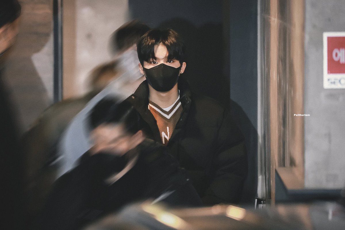 jexngwxx's tweet photo. three years apart but jeongwoo still got that stunning gaze

2021                          🤝🏻                          2024 https://t.co/94zokK00jY