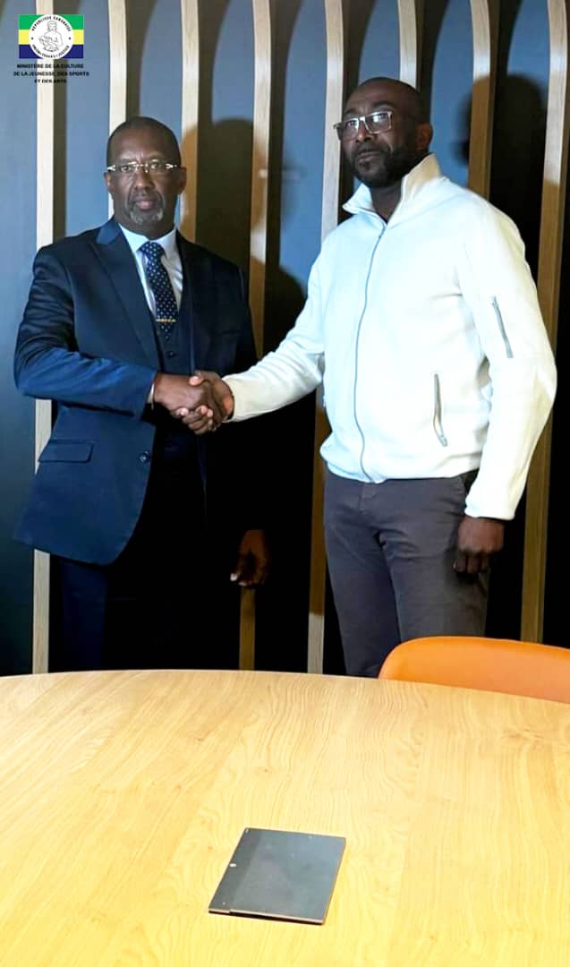 Ce mercredi 31 janvier 2024, j'ai reçu en audience Lionel BAGUISSI, ancien champion du Gabon de taekwondo, résidant en France. Il est le premier africain, et partant le premier gabonais, sélectionné comme porteur de la flamme olympique pour les Jeux Olympiques de Paris 2024.