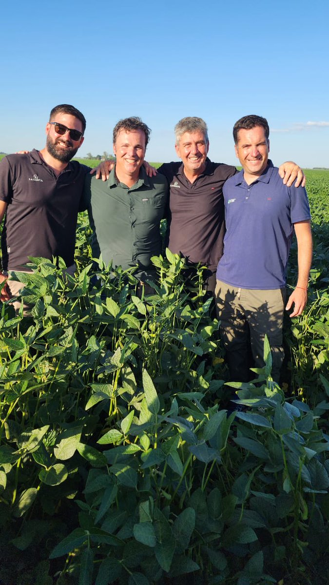 PabloRRicart's tweet photo. Que se repita  pronto, pero con unos grados menos 🥵 (38.5)...
Gracias  por pasar los amigos de @agrotvcomar y 🐻
Y que linda empresa  La Sarita, con gran equipo @OderdaEugenio @JaHuTorres 
Buscando siempre  innovar y produccir en su max expresión  en c/u de los ambientes. https://t.co/7kQaCjhUxz