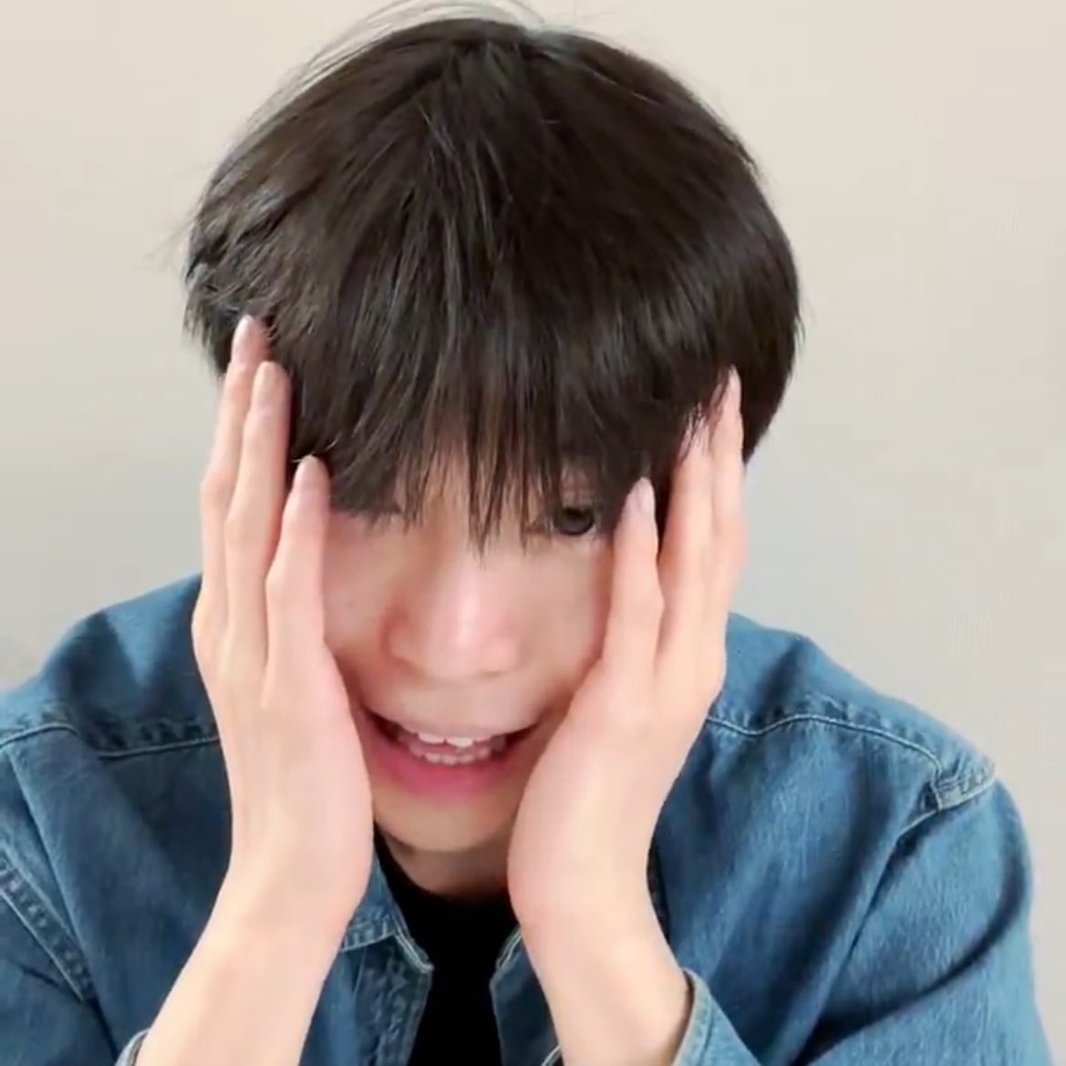 ddoingxo's tweet photo. THANK YOU JOHNNY 🤣🤣🤣 https://t.co/sAoJBwknHq