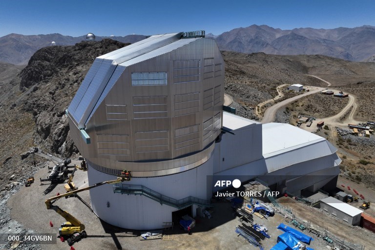 #Chile - Astronomers in Chile to scour universe with car-sized mega camera.
📷Javier TORRES #AFP