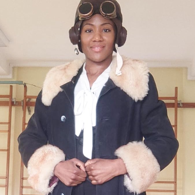 Aviator Bessie Coleman had so much fun yesterday leading our Great Explorers Workshop for pupils at Christ The King School in Birmingham! 👩🏾‍✈️🗺️ For information on all of our exciting, curriculum based workshops head to thedramahut.com or send us a direct message! ✉️