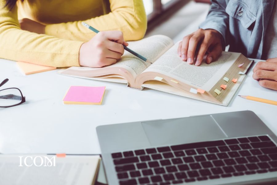 ⚡ In a groundbreaking initiative, The #ICOM International Museum Research and Exchange Centre (ICOM-IMREC) will offer 10 fully funded scholarships exclusively for #ICOMmembers. 

More information ➡️ ecs.page.link/fz4Nd