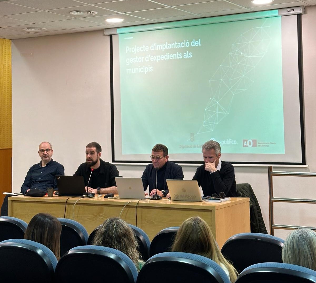 AOC (@consorciaoc) on Twitter photo El <a href="/ccsegarra/">Consell Comarcal de la Segarra</a> acull la sessió de treball del projecte d'implantació del #gestorExpedients als municipis lleidatans. A càrrec de @consorciAOC, <a href="/DiputacioLleida/">Diputació de Lleida</a> i <a href="/espublico/">esPublico</a> es detallen:
✅Línies generals del projecte
✅Model d'integració amb els #serveisAOC
✅Novetats #Gestiona El <a href="/ccsegarra/">Consell Comarcal de la Segarra</a> acull la sessió de treball del projecte d'implantació del #gestorExpedients als municipis lleidatans. A càrrec de @consorciAOC, <a href="/DiputacioLleida/">Diputació de Lleida</a> i <a href="/espublico/">esPublico</a> es detallen:
✅Línies generals del projecte
✅Model d'integració amb els #serveisAOC
✅Novetats #Gestiona