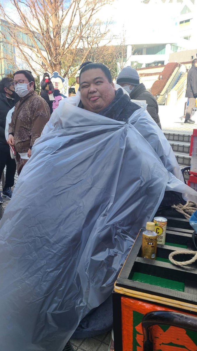 shizuuchi_k's tweet photo. 今日から2月ですね☃❄
まだまだ寒い日が続きますが、着実に春に向かっています(>_<)！
温かいものを飲みながら、ゆるゆると頑張りましょう😊

#Netflix
#サンクチュアリ聖域
#サンクチュアリ
#sanctuary
#静内
#住洋樹 https://t.co/5xvjldlMO6