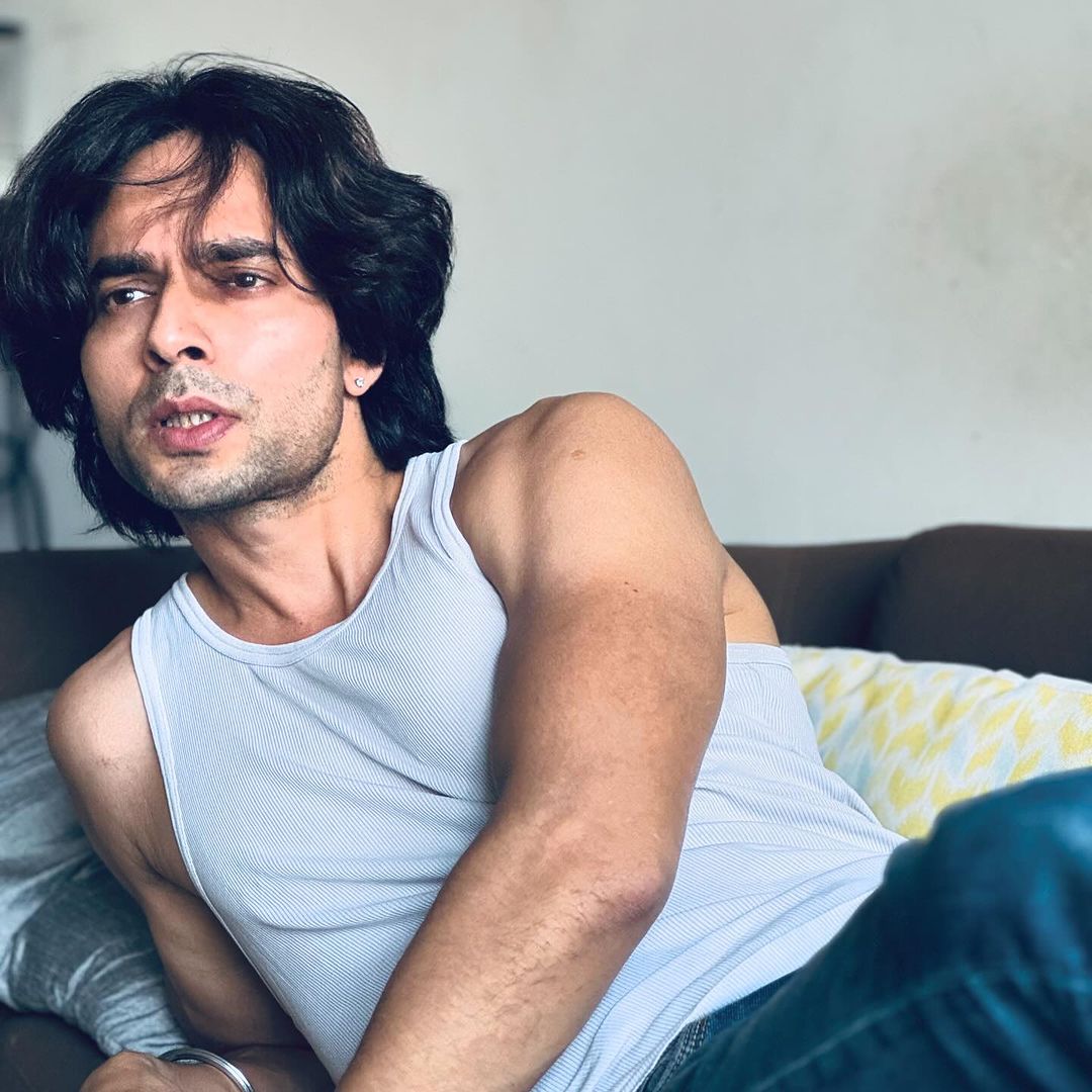 UrbanAsian's tweet photo. Actor Ansh Bagri is a perfect blend of intensity and heat. 🔥💯
Checkout his new series of pictures 👀
.
@anshbagri
.
#anshbagri #baghin #intense https://t.co/pc3ZCjG3rb