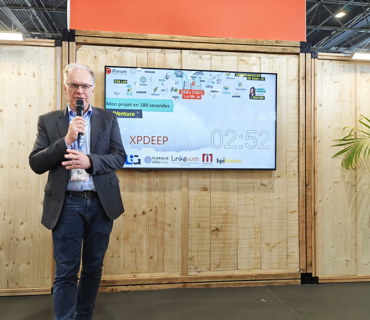 "Xpdeep c'est la seule technologie française capable de déplacer les GAFAM, nous dit un fervent supporter"
@schesnais au TECH&amp;FEST 

#IA #deeptech #AI #explainability #deeplearning