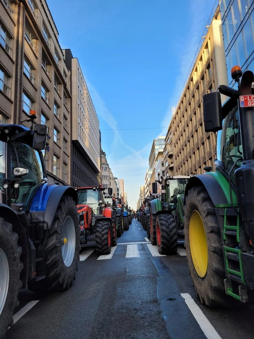 CeliaDupont9's tweet photo. #Bruxelles #AgriculteursEnColere https://t.co/3dIGoTOedT