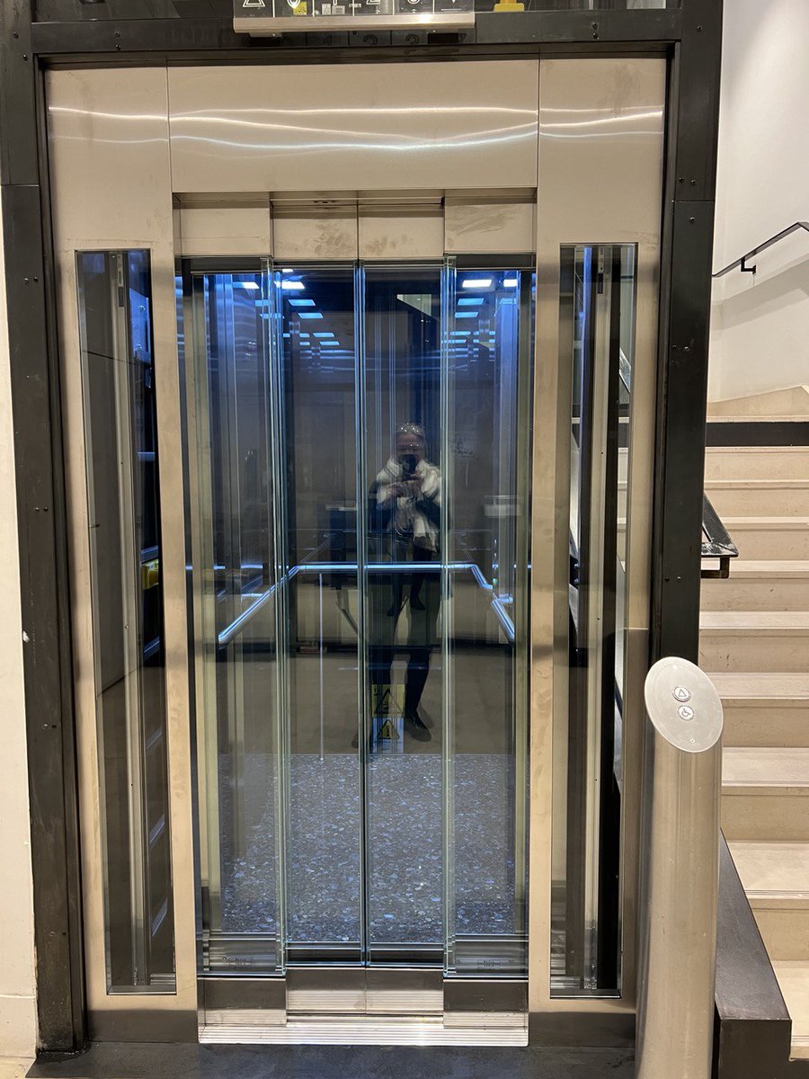 Servane Hugues (@servanehugues) on Twitter photo Ravie de constater que l'ascenseur de l'<a href="/AssembleeNat/">Assemblée nationale</a> est enfin réparé, après plusieurs années de travaux.🏛
Nos institutions se doivent de montrer l'exemple en termes d'#accessibilité, pour toutes les personnes.♿️ #justice #democracy #handicap Ravie de constater que l'ascenseur de l'<a href="/AssembleeNat/">Assemblée nationale</a> est enfin réparé, après plusieurs années de travaux.🏛
Nos institutions se doivent de montrer l'exemple en termes d'#accessibilité, pour toutes les personnes.♿️ #justice #democracy #handicap