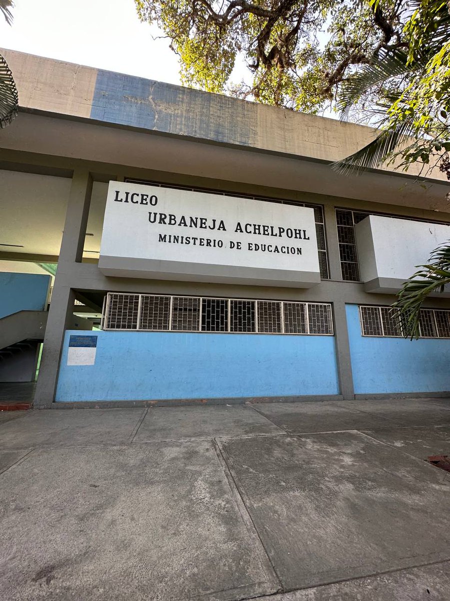 Las canchas son espacios para el deporte, la cultura, la recreación, y en este centro educativo agradecemos el apoyo de su comunidad educativa, que nos solicitó la transformación y acompañó en todo el proceso.

#FebreroAntiimperialista