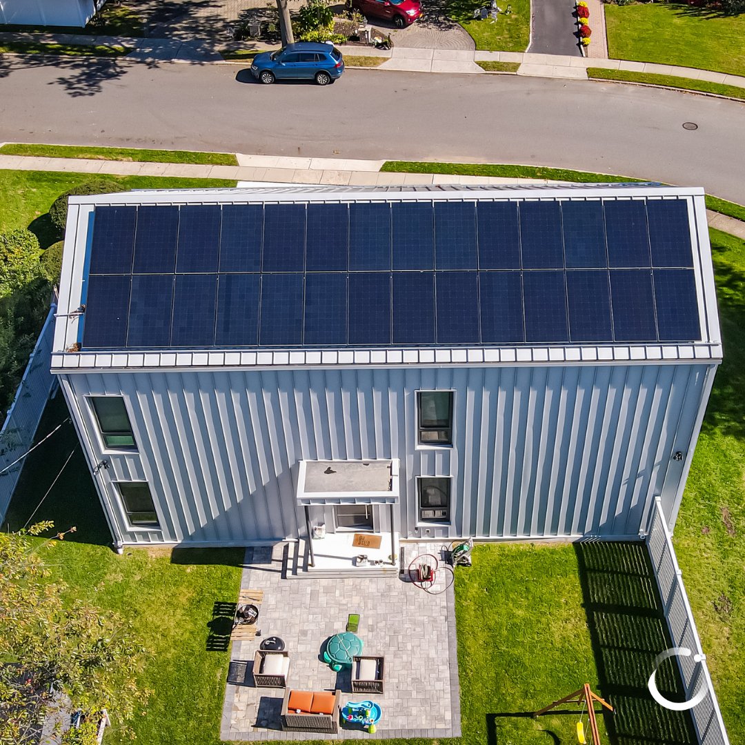 EmPowerSolar's tweet image. Power Move Thursday  ⚡️
Location: Westbury, NY
System size: 11.2 kW / 28 Panels / 400 Watt Panels
Annual Electric Savings: $3,479!
.
.
.
#PowerMoveThursday #SolarSavings #SolarPanels #SolarEnergy #CleanEnergy #LongIsland #PSEGLI #EmPowerSolar #Westbury #NassauCounty