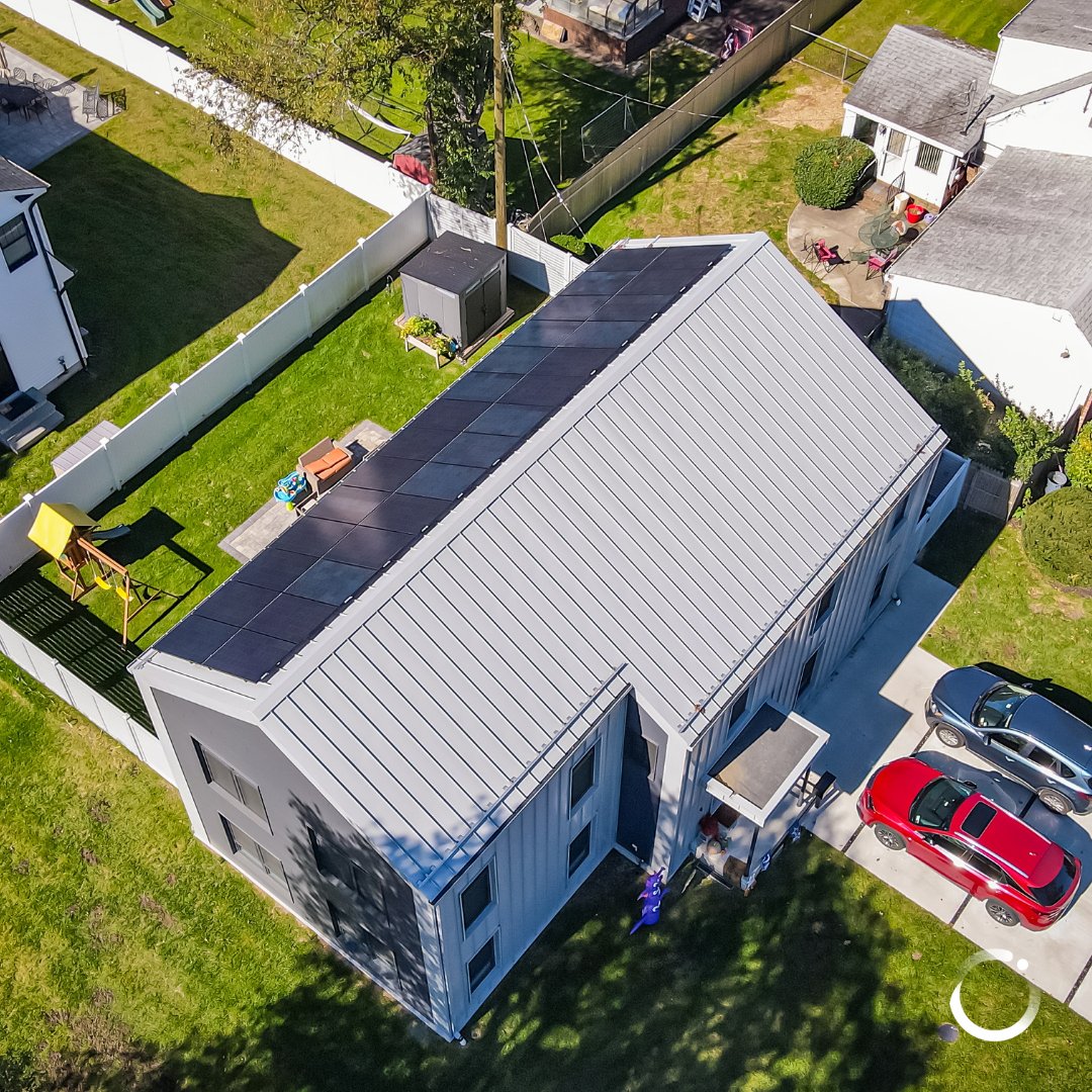 EmPowerSolar's tweet image. Power Move Thursday  ⚡️
Location: Westbury, NY
System size: 11.2 kW / 28 Panels / 400 Watt Panels
Annual Electric Savings: $3,479!
.
.
.
#PowerMoveThursday #SolarSavings #SolarPanels #SolarEnergy #CleanEnergy #LongIsland #PSEGLI #EmPowerSolar #Westbury #NassauCounty