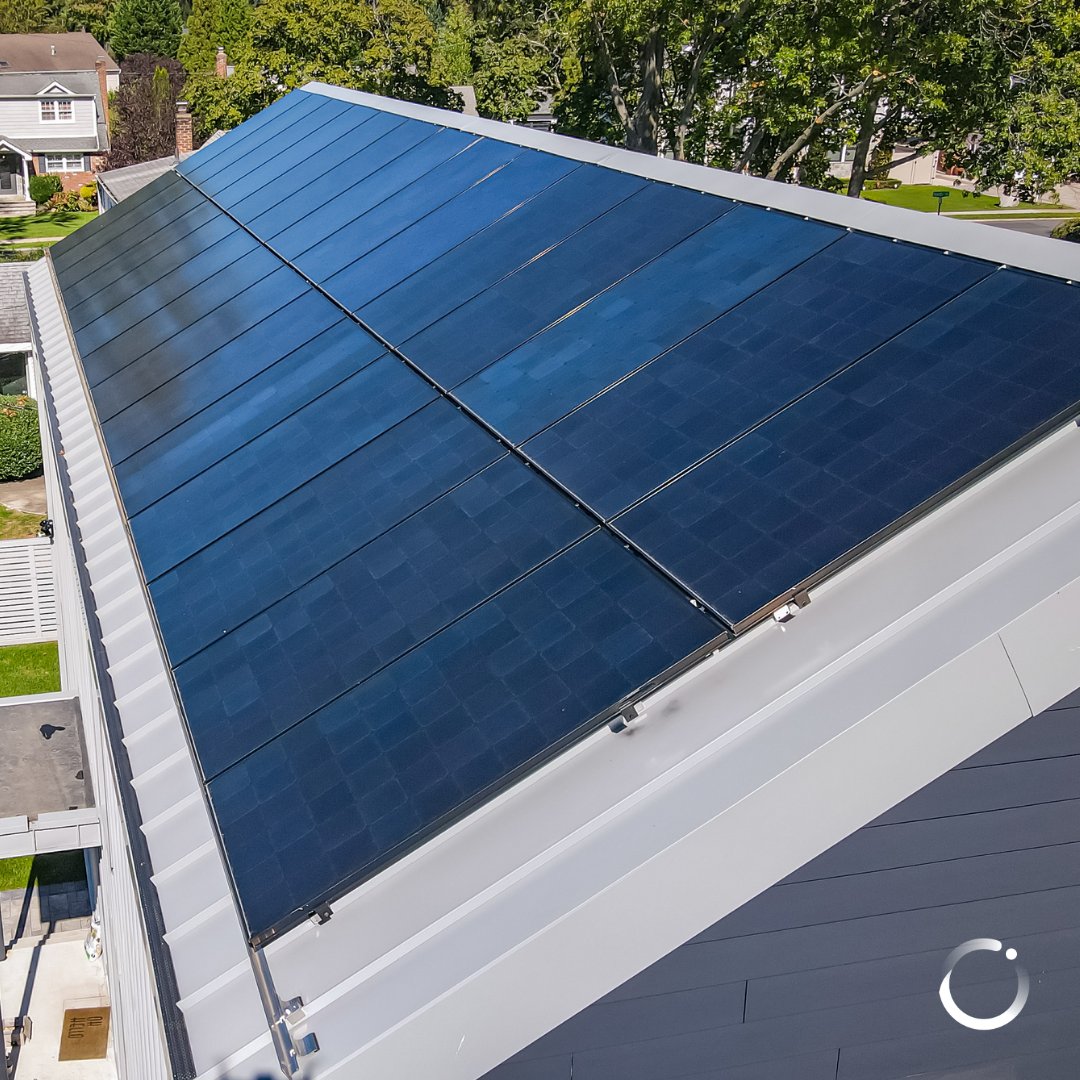 EmPowerSolar's tweet image. Power Move Thursday  ⚡️
Location: Westbury, NY
System size: 11.2 kW / 28 Panels / 400 Watt Panels
Annual Electric Savings: $3,479!
.
.
.
#PowerMoveThursday #SolarSavings #SolarPanels #SolarEnergy #CleanEnergy #LongIsland #PSEGLI #EmPowerSolar #Westbury #NassauCounty