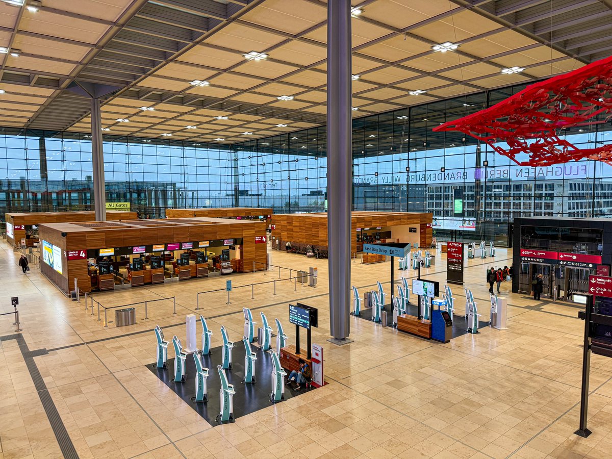 David from Simply Aviation tweet media