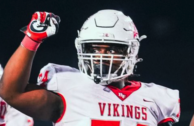 Homewood Flossmoor 2025 DT @JarveBey Jarve Bey made a recent visit and added an offer from Eastern Michigan. Bey recaps his visit and more here edgytim.rivals.com/news/dt-bey-pi…