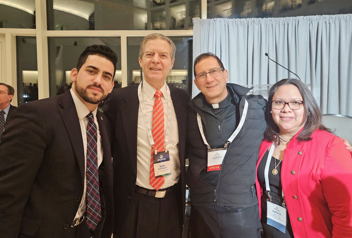Junto a mis colegas defensores de la Libertad Religiosa alzando la voz por los perseguidos y violentados en Cuba.

Un honor para mí estar junto a estos grandes luchadores de la libertad religiosa para Cuba.