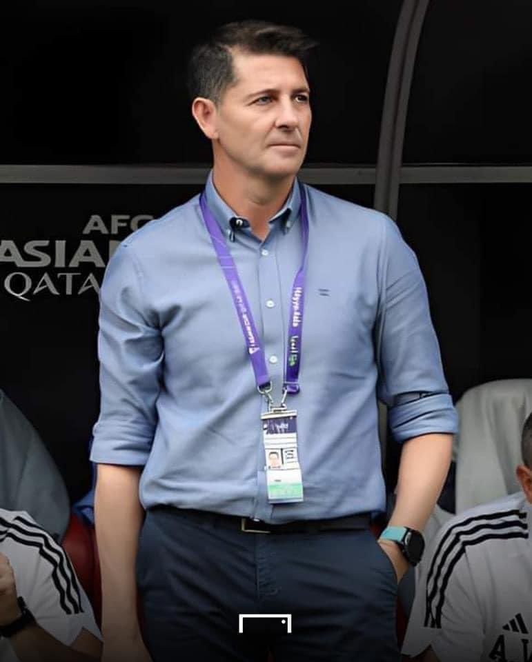 بعد لقاءه برئيس الوزراء محمد شياع السوداني في بغداد.

كاساس لرئيس الوزراء : أشكركم على حفاوة الاستقبال.

كاساس يؤكد : شخصياً لا افكر بالرحيل عن تدريب المنتخب العراقي وما حدث حكاية ليست سارة طبعا ،  ولكنها غير مؤثرة لذا سوف استمر في هذا المشروع الجميل.

-أنا فخور في تمثيل #العراق