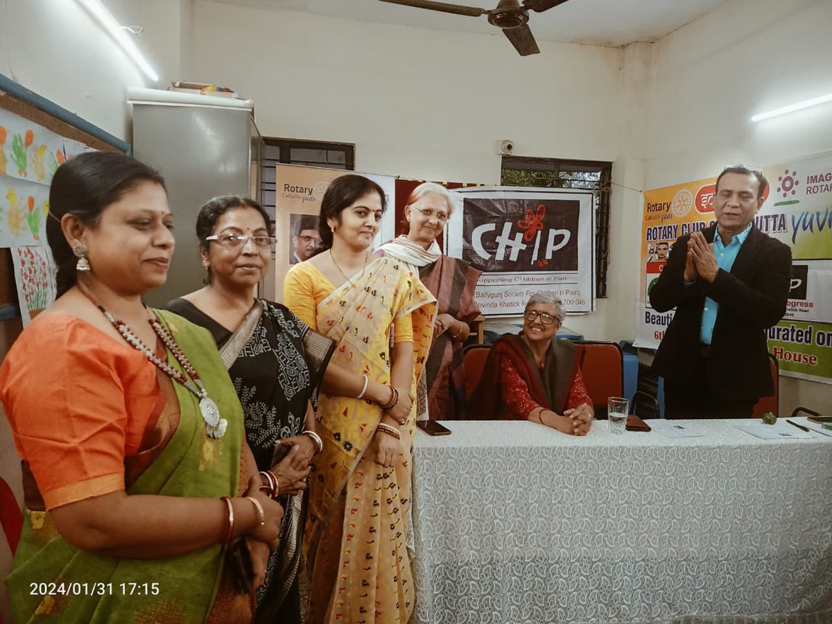 nanaveenagarwal's tweet photo. @RotaryYuvis Project - Guru &amp; Saudarya 
Montessori Teachers Training course+ beautician Courses 
Beneficiaries 10
Cost Rs. 48,000+48000z
Rotarian Attended 
Start 4 Men hours 8
On Certificate Distribution 2 Men hours 4Result 3 Persons have got the Job 
The rest are taking tuition. https://t.co/UtCbCwjqAT
