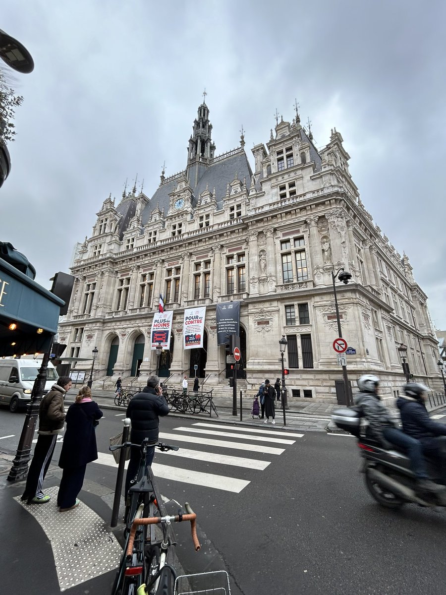 GrzychGuillaume's tweet image. Intervention de la @FiliereProto à la @Mairie10Paris sur les dangers de la consommation de protoxyde d’azote aux côtés de @ARS_IDF  et @MMPCR_75_93  
@CHU_Lille @ARS_HDF