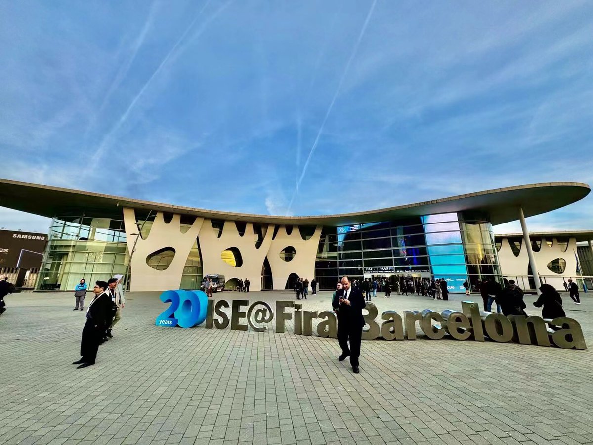 #ISE2024 每个展厅都有让人兴奋的创新，还有好天气。

#ISE  #音响 #中国音响 #科技