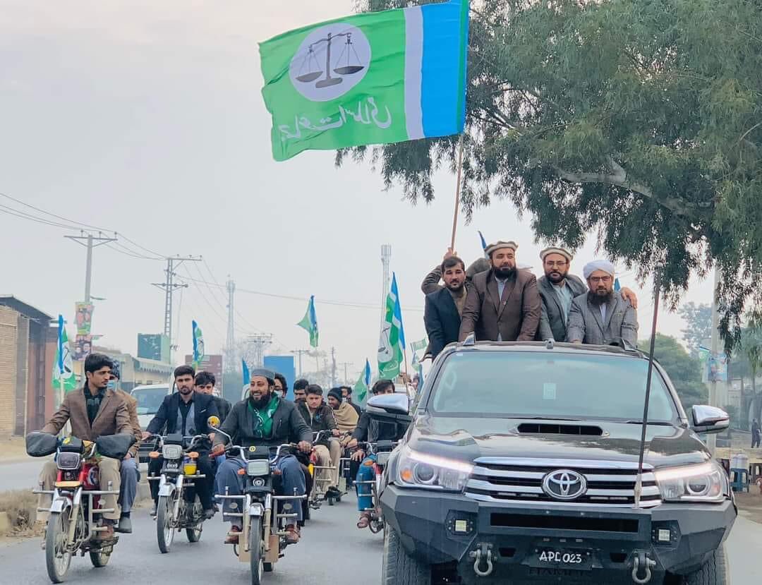 TarazuTv's tweet photo. مردان- جماعت اسلامی پی کے 61 کے زیر اہتمام انتخابی ریلی.
ریلی کی قیادت عبدالواسع  امیدوار برائے پی کے 61، مولانا ڈاکٹر عطاءالرحمان  امیدوار برائے این اے 21 اور غلام رسول  امیر جماعت اسلامی ضلع مردان نے کی۔ https://t.co/b9EiaUSpQT