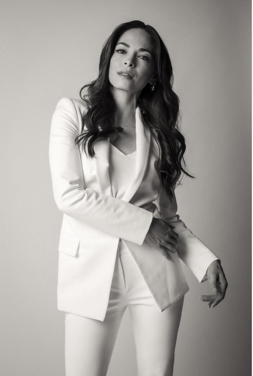 Huesario's tweet photo. #KristinKreuk   Kristine Cofsky Photoshoot (Jan 24) @kristinecofskyphotography #smallville #BatB #burdenoftruth https://t.co/KMSDRrgNoy