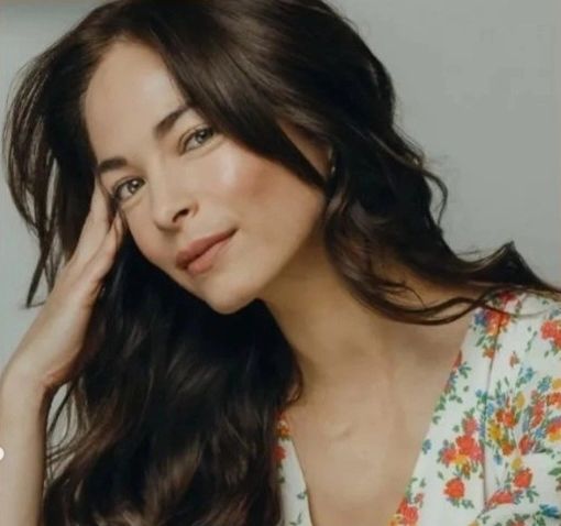 Huesario's tweet photo. #KristinKreuk   Kristine Cofsky Photoshoot (Jan 24) @kristinecofskyphotography #smallville #BatB #burdenoftruth https://t.co/KMSDRrgNoy