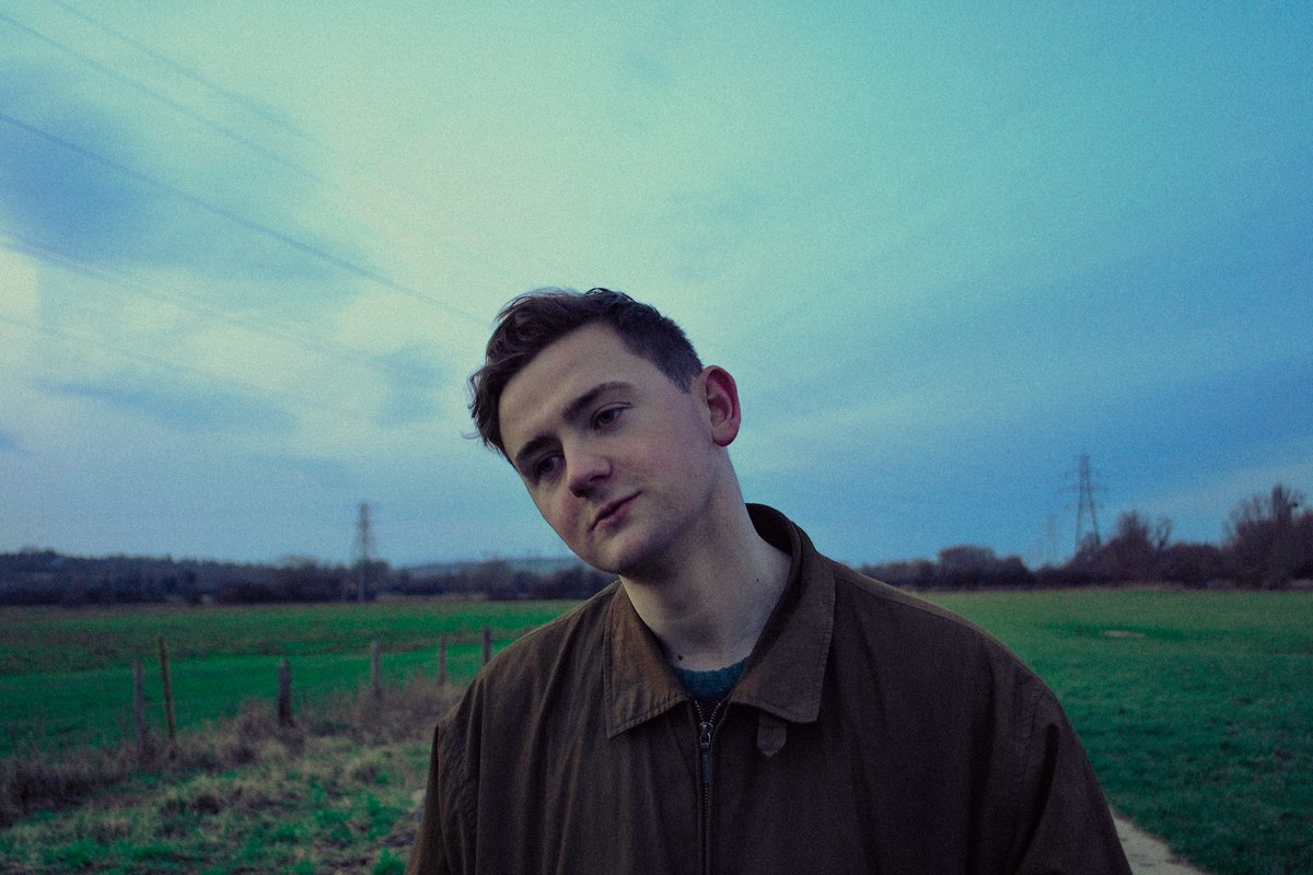 Joining us at Fear is Indie Folk singer Swimmingly 📷
The Hampshire-raised artist has already captured the hearts of many. There is no doubting the power of his gentle vocals and outward vulnerability across his music, we can't wait to share his journey with you. x