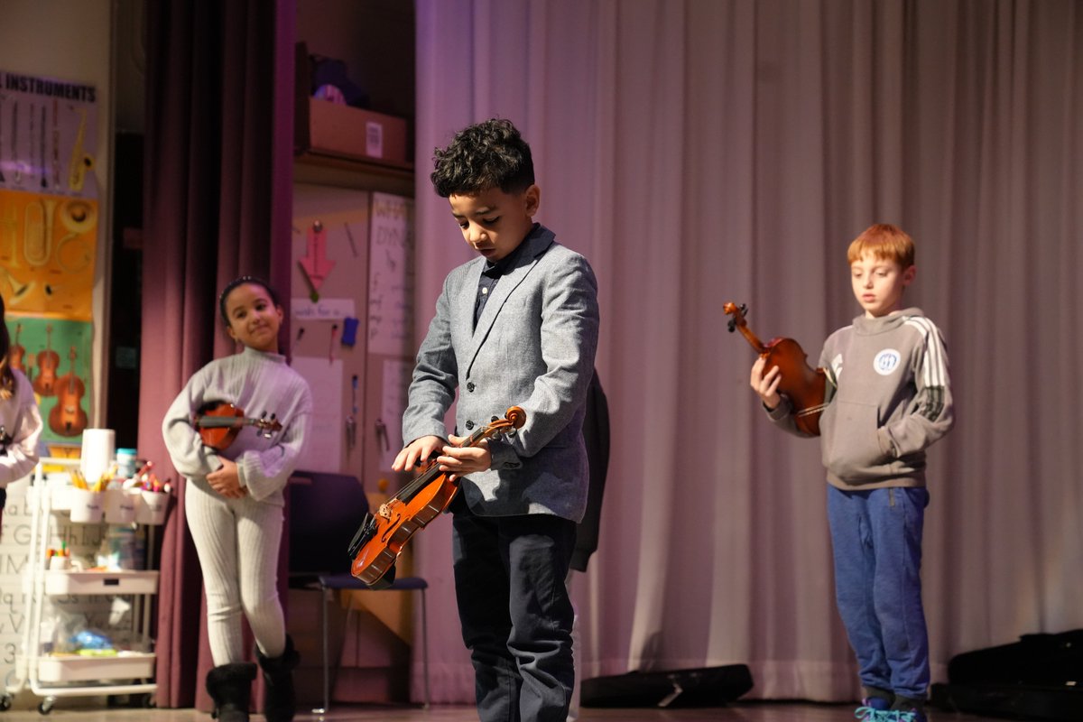 Play to Learn Violin students at PS 185K performed beautifully at their Midori Matinee last week! Special thanks to Honorable Council Member <a href="/JustinBrannan/">Justin Brannan</a>  for his support for music education in District 43! 👏